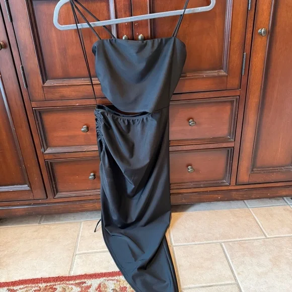 Black Asymmetrical Cut Out Side Ruched Dress - Small (Saved by the Dress) - Picture 4 of 6